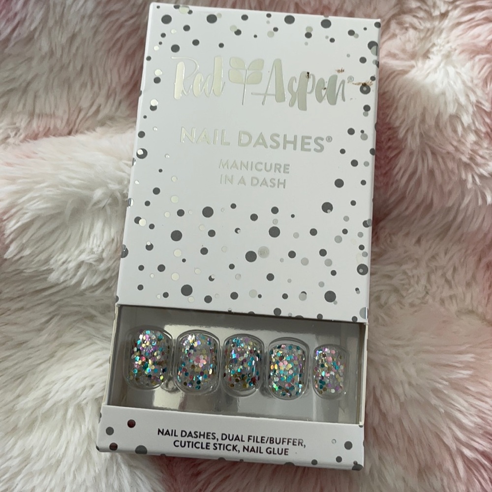 Red Aspen Nail Dash
